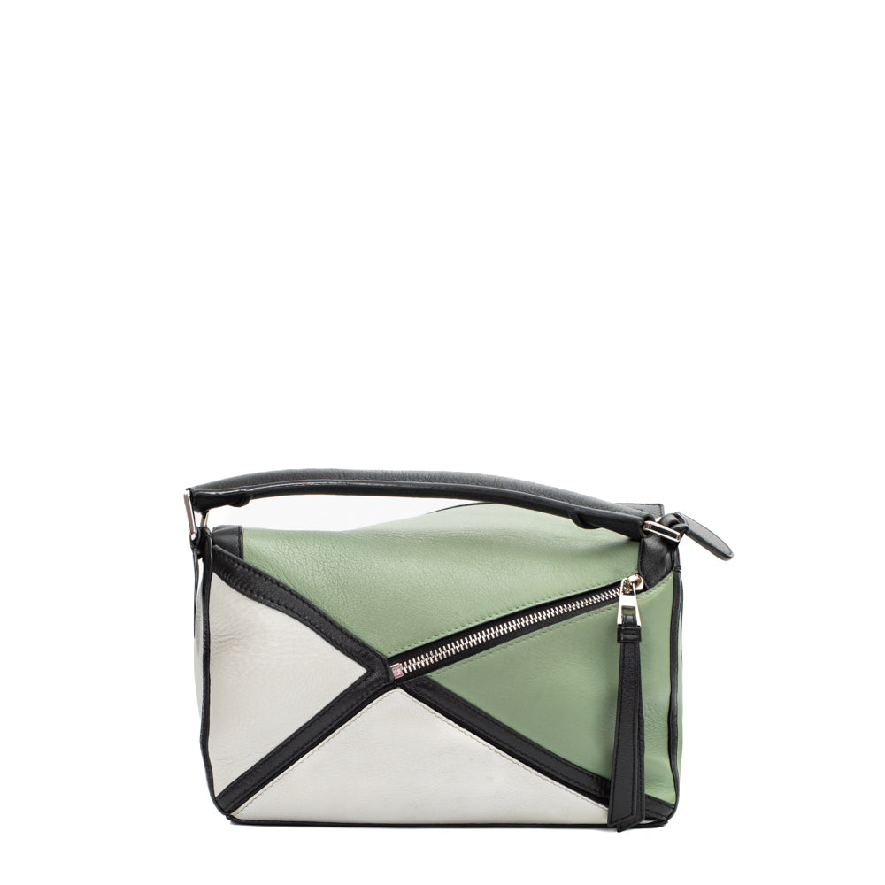 Puzzle Small bag in green leather Loewe Second Hand Used Vintega