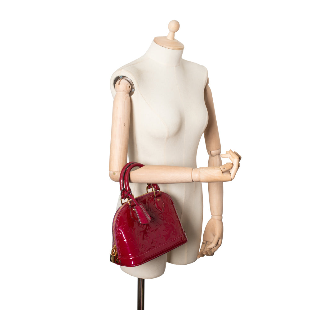 Alma BB bag in red patent leather Louis Vuitton Second Hand