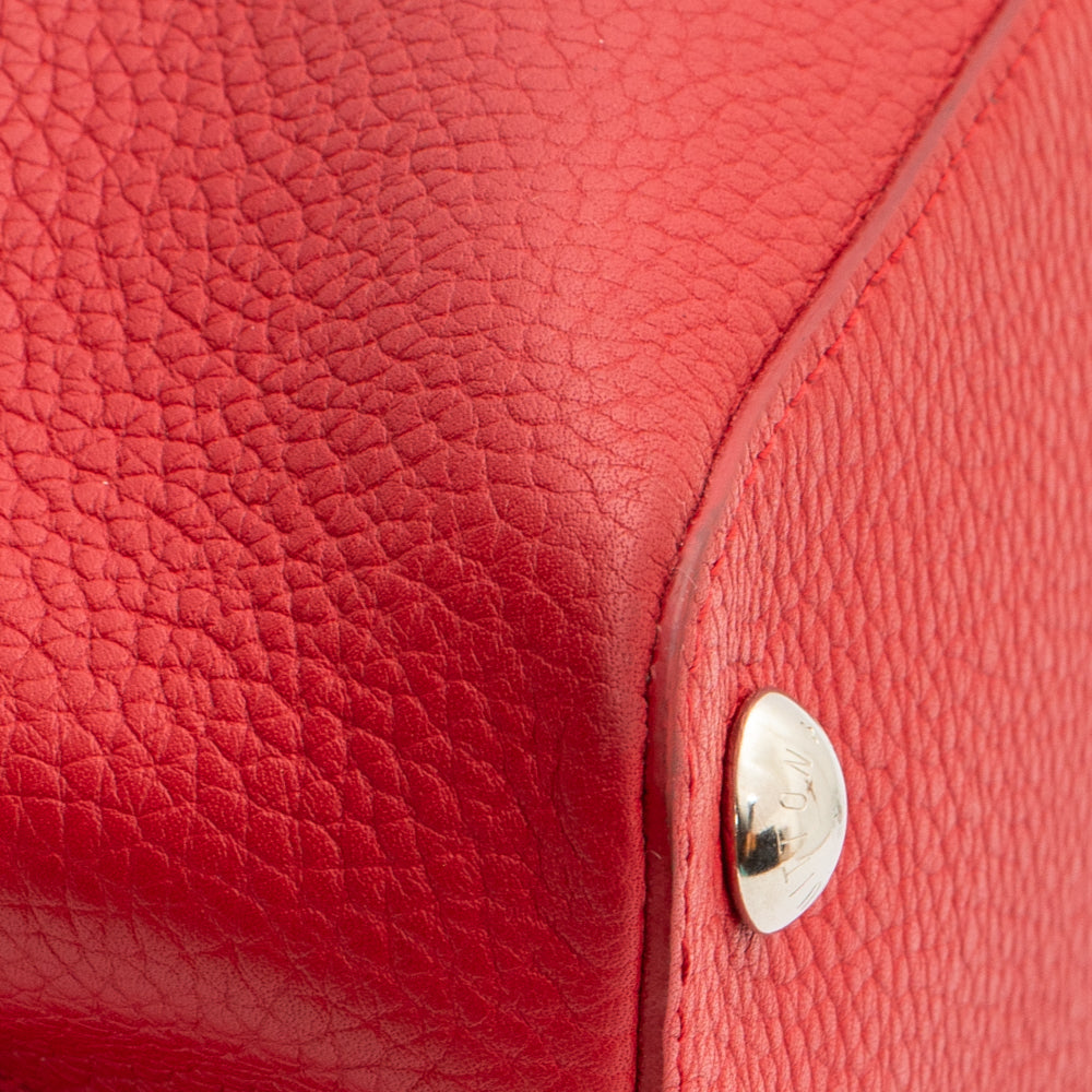 Capucines leather handbag Louis Vuitton Red in Leather - 25046284