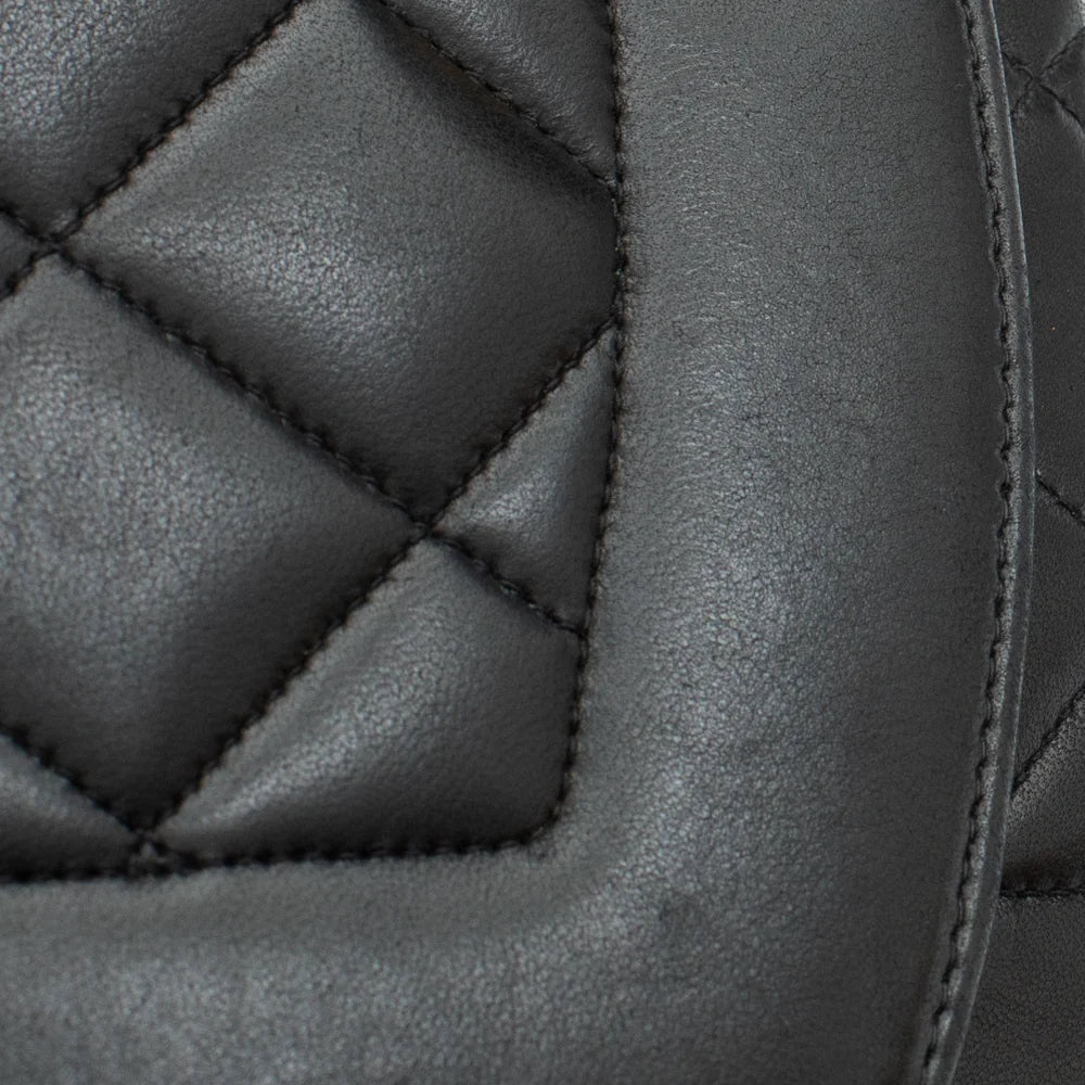 Chanel Vintage Diana bag in black leather - Second Hand / Used – Vintega