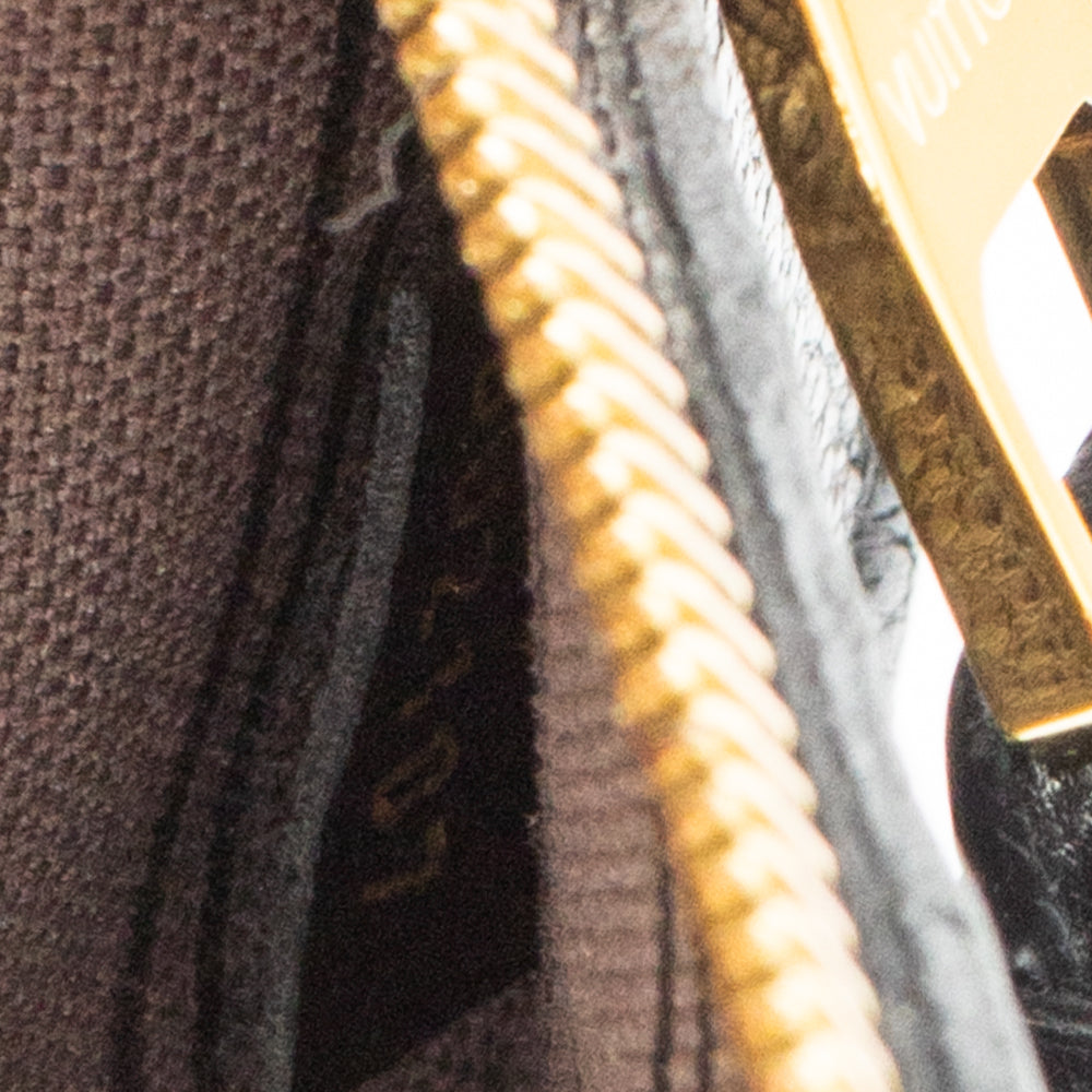 Sac Pochette Métis en cuir empreinte noir Louis Vuitton - Seconde Main /  Occasion – Vintega