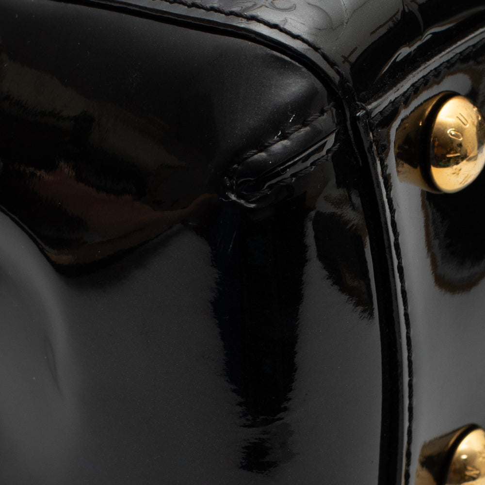 Montaigne BB bag in black patent leather Louis Vuitton - Second Hand / Used  – Vintega