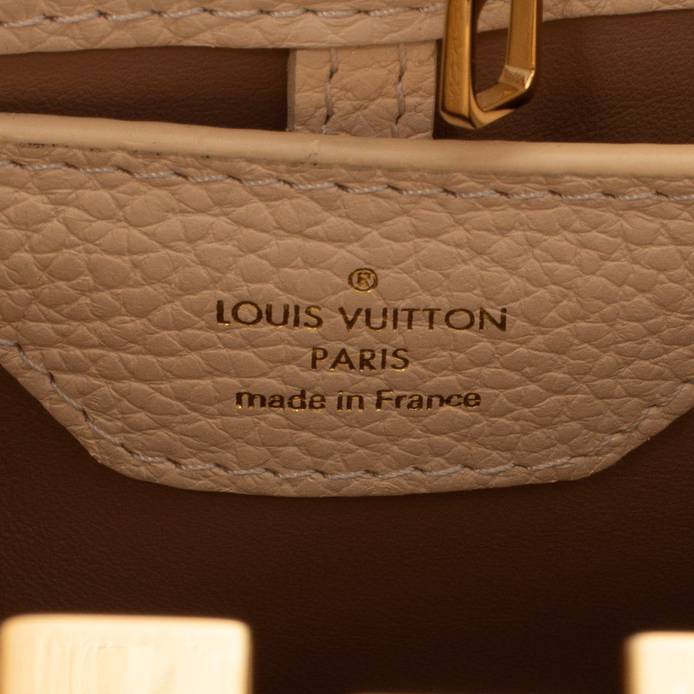 Capucines leather handbag Louis Vuitton Beige in Leather - 32163168