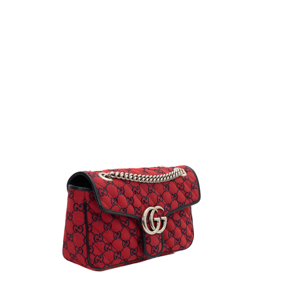 Marmont Small bag in red velvet Gucci Second Hand Used Vintega