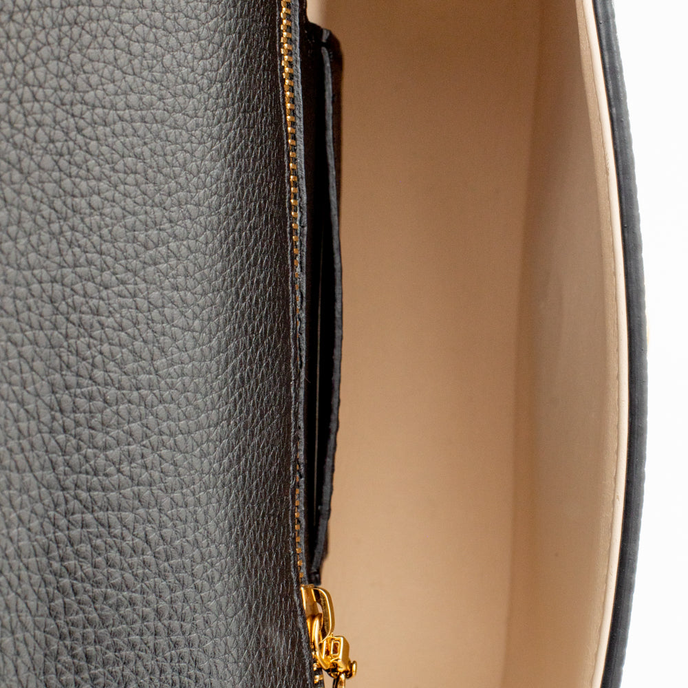 Pont 9 Soft MM bag in black leather Louis Vuitton - Second Hand / Used –  Vintega